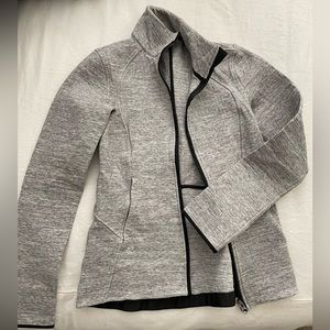 Lululemon in sculpt jacket